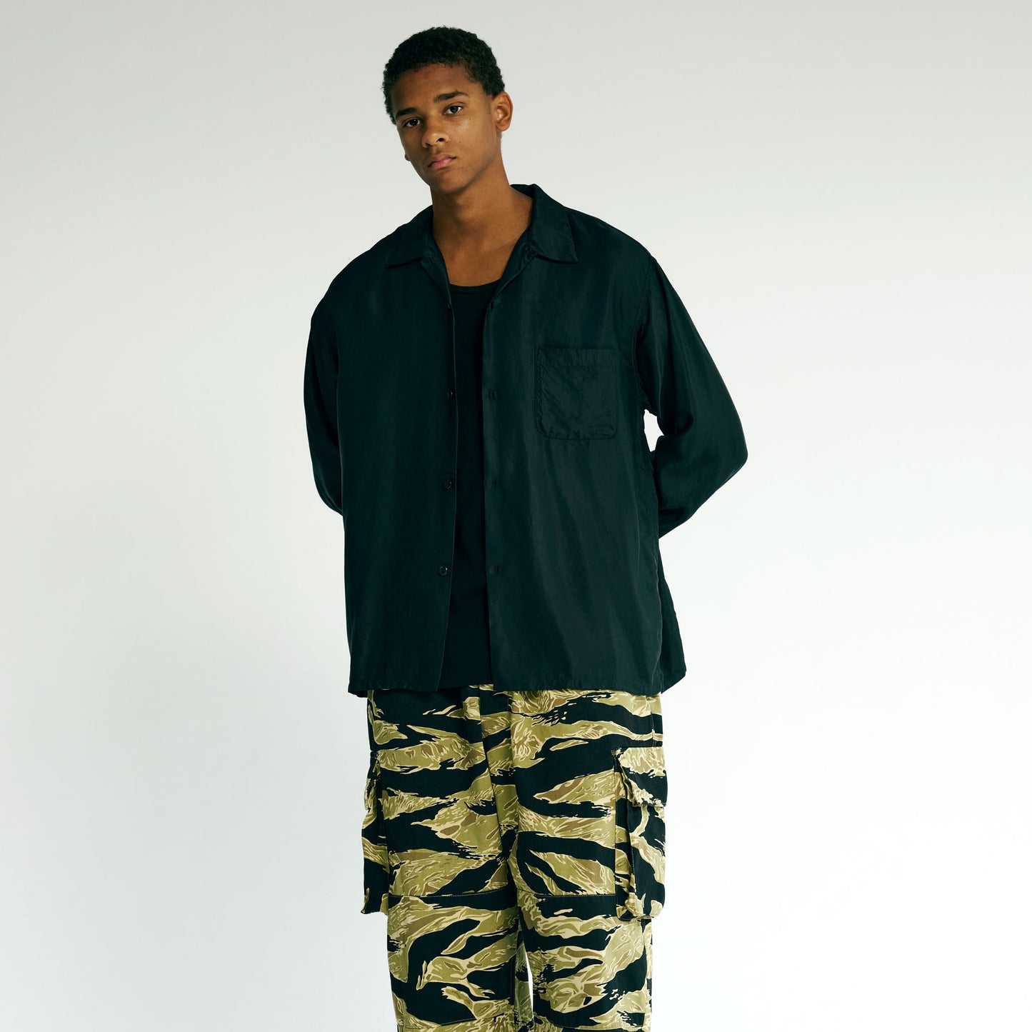 GL29431 / ACETATE SUKA SHIRT “JAPAN MAP”