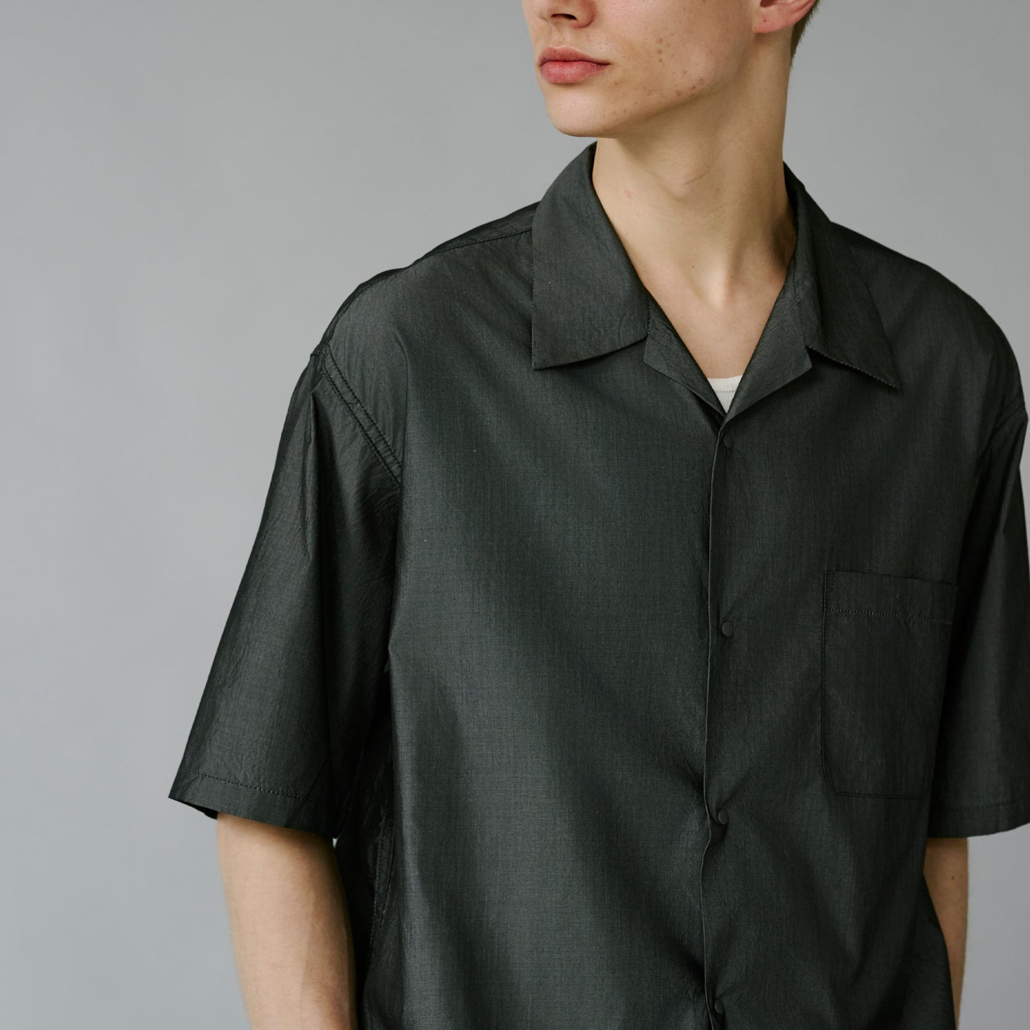 2025年6月28日発売 / GL39540 / COTTON × SILK CHAMBRAY SNAP SHIRT