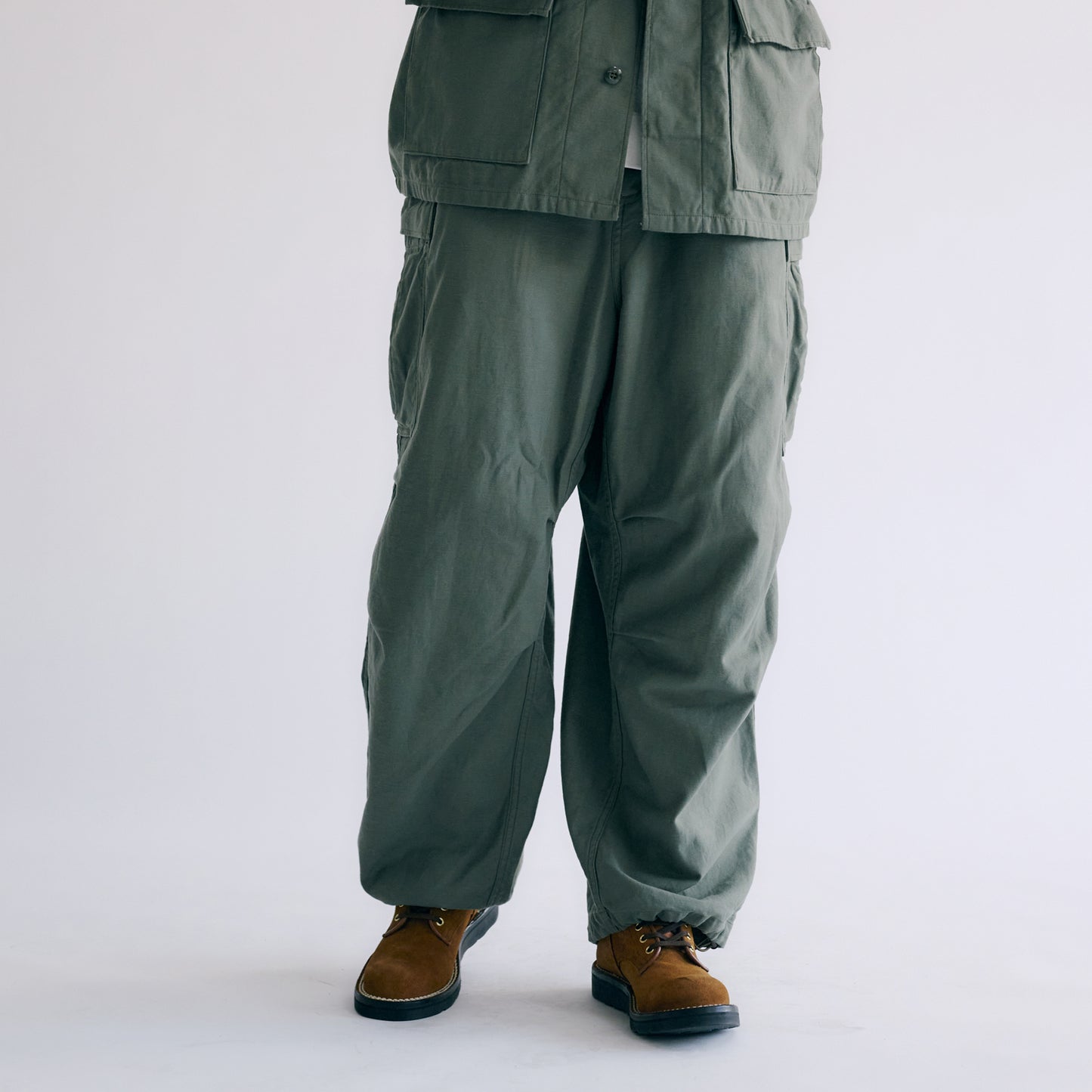 GL42401 / LIGHT BACKSATIN OVER CARGO PANTS