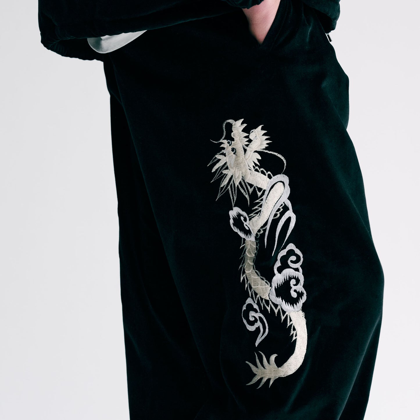 GL42469 / VELVETEEN SUKA TRACK PANTS