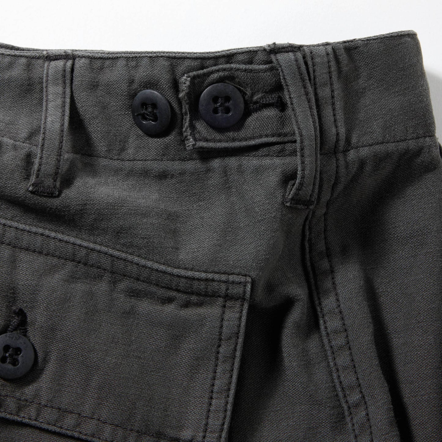 GL42471 / LIGHT BACKSATIN UTILITY PANTS