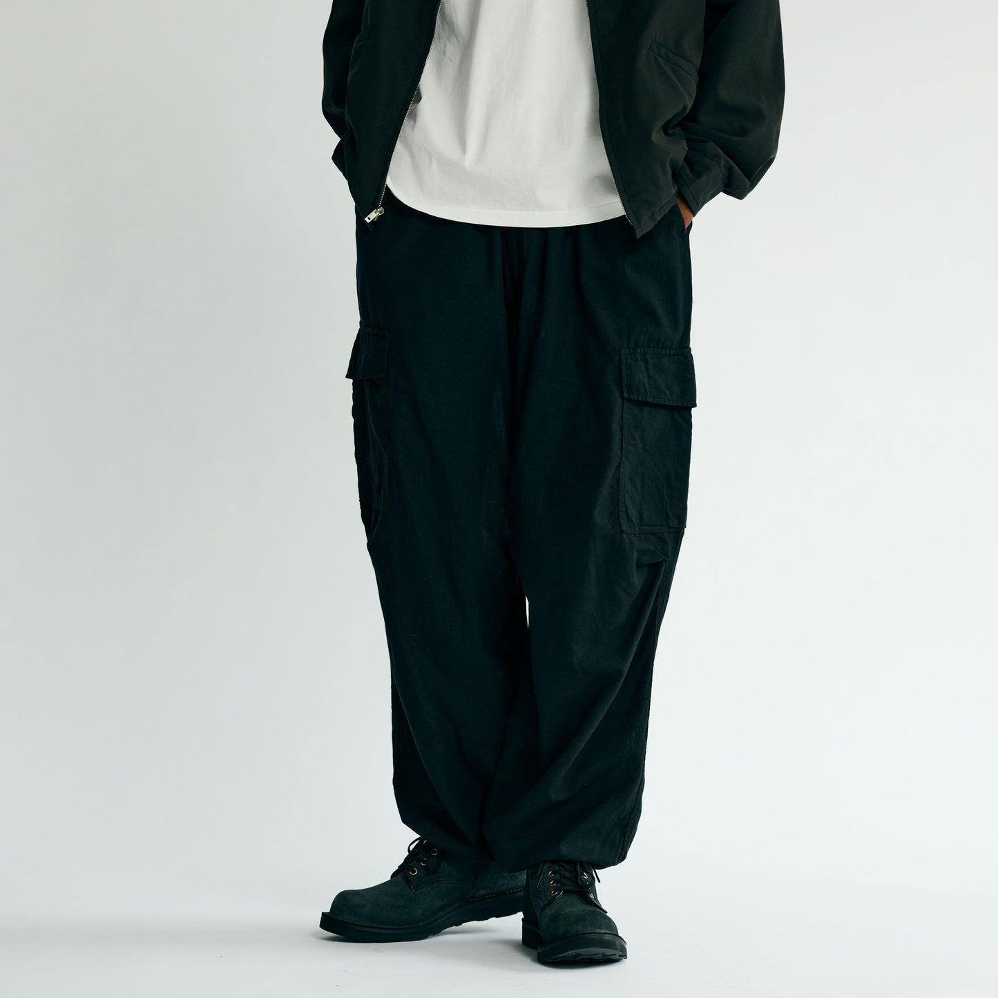 2025年5月3日発売 / GL42526 / VAT DYE CHAMBRAY EASY CARGO PANTS