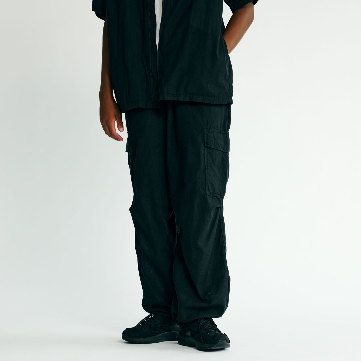 2025年5月3日発売 / GL42526 / VAT DYE CHAMBRAY EASY CARGO PANTS