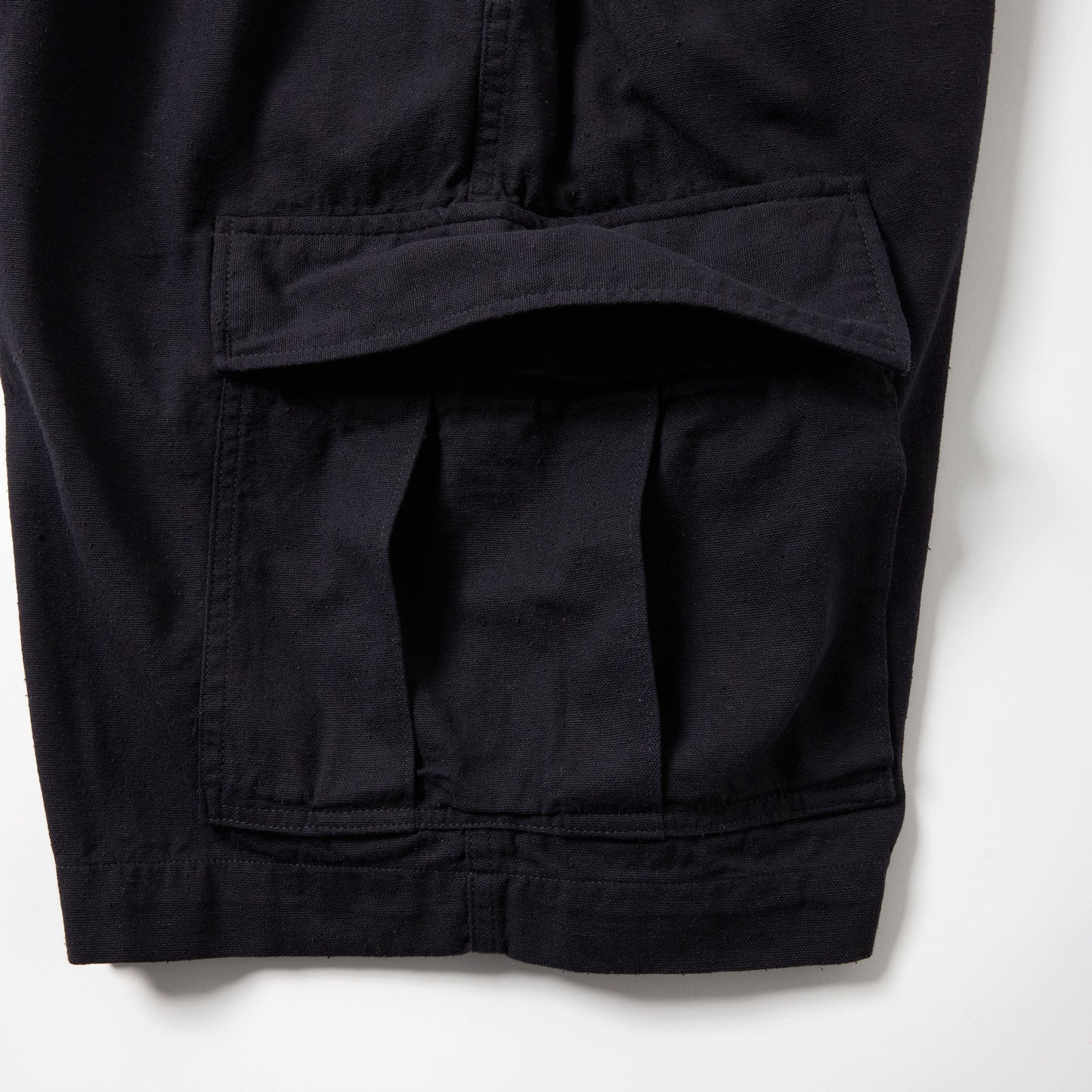 2025年4月26日発売 / GL52511 / COTTON × SILK DUCK 1TUCK EASY PANTS