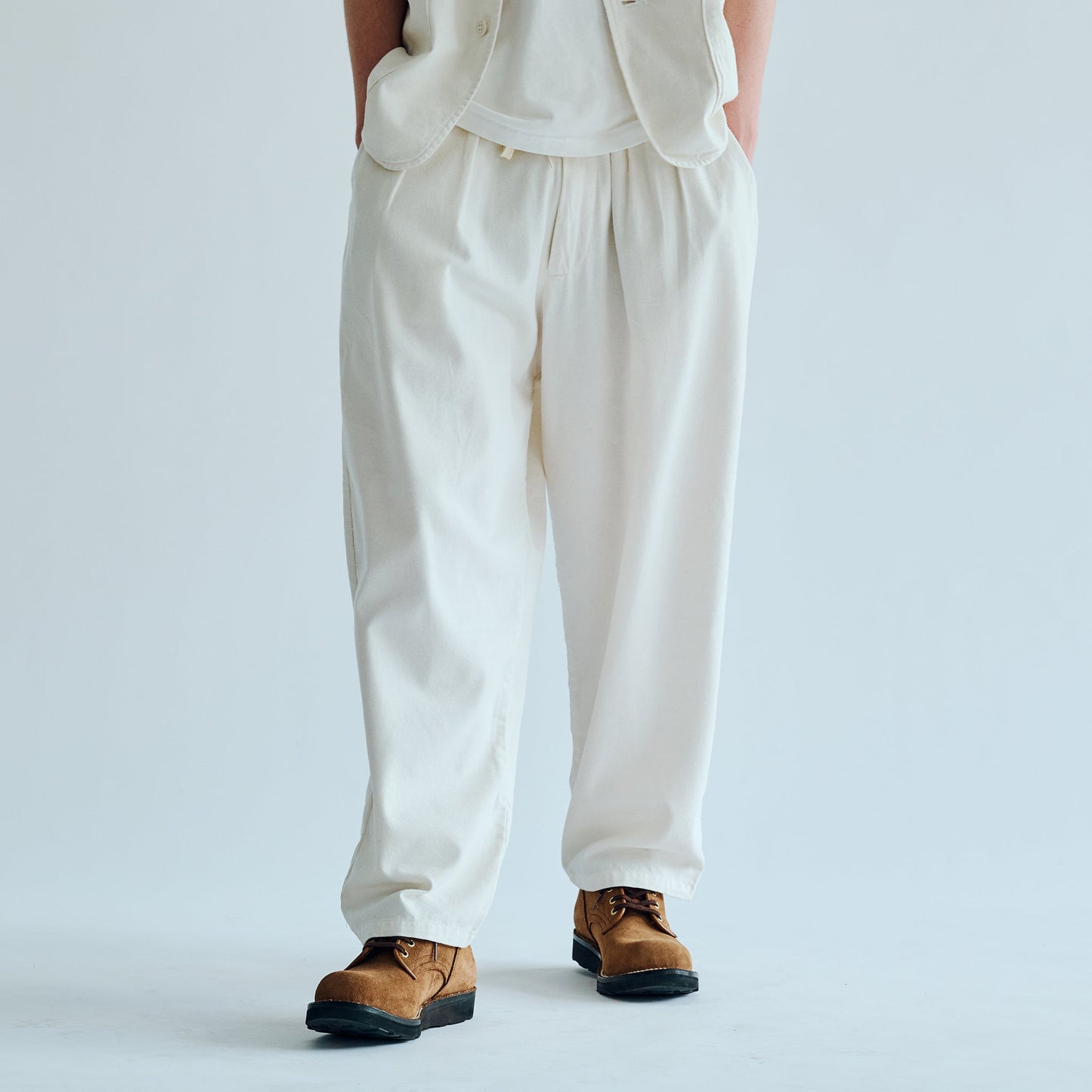 GL42430 / COTTON × SILK NEP DUCK BALLOON PANTS