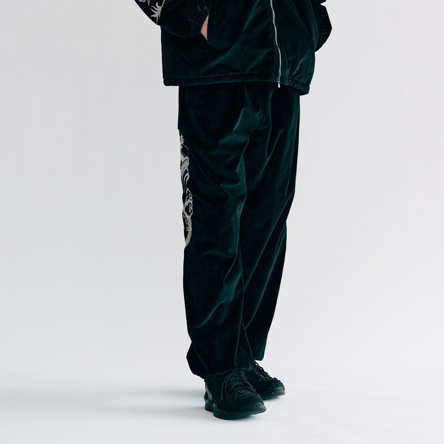 2024年11月1日発売 / GL42469 / VELVETEEN SUKA TRACK PANTS