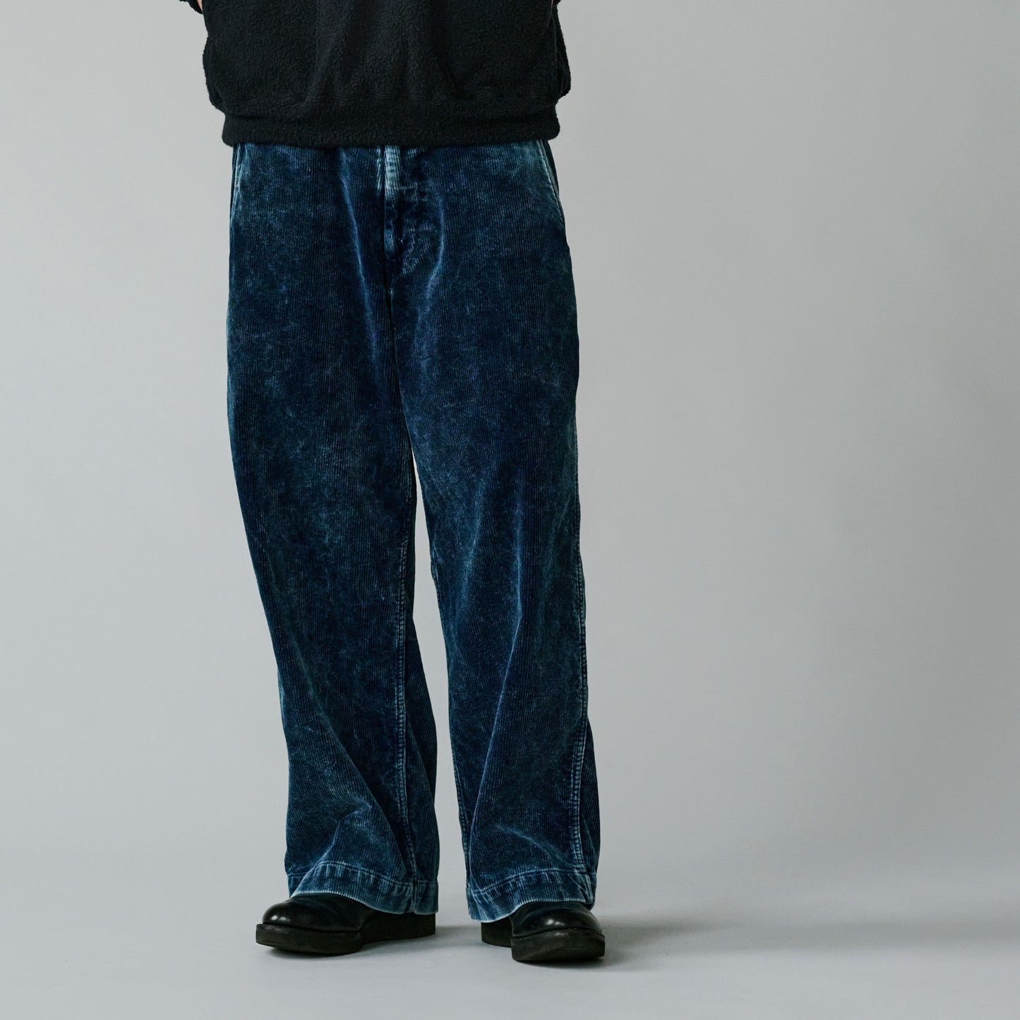 2025年12月13日入荷予定 / GL42582 / 9W INDIGO CORDUROY TROUSERS