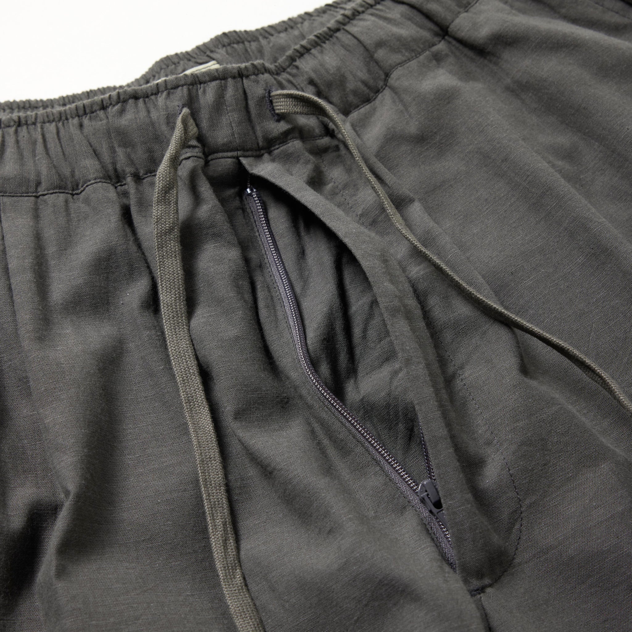 GL42614 / VAT DYE CHAMBRAY 1TUCK EASY PANTS – gold