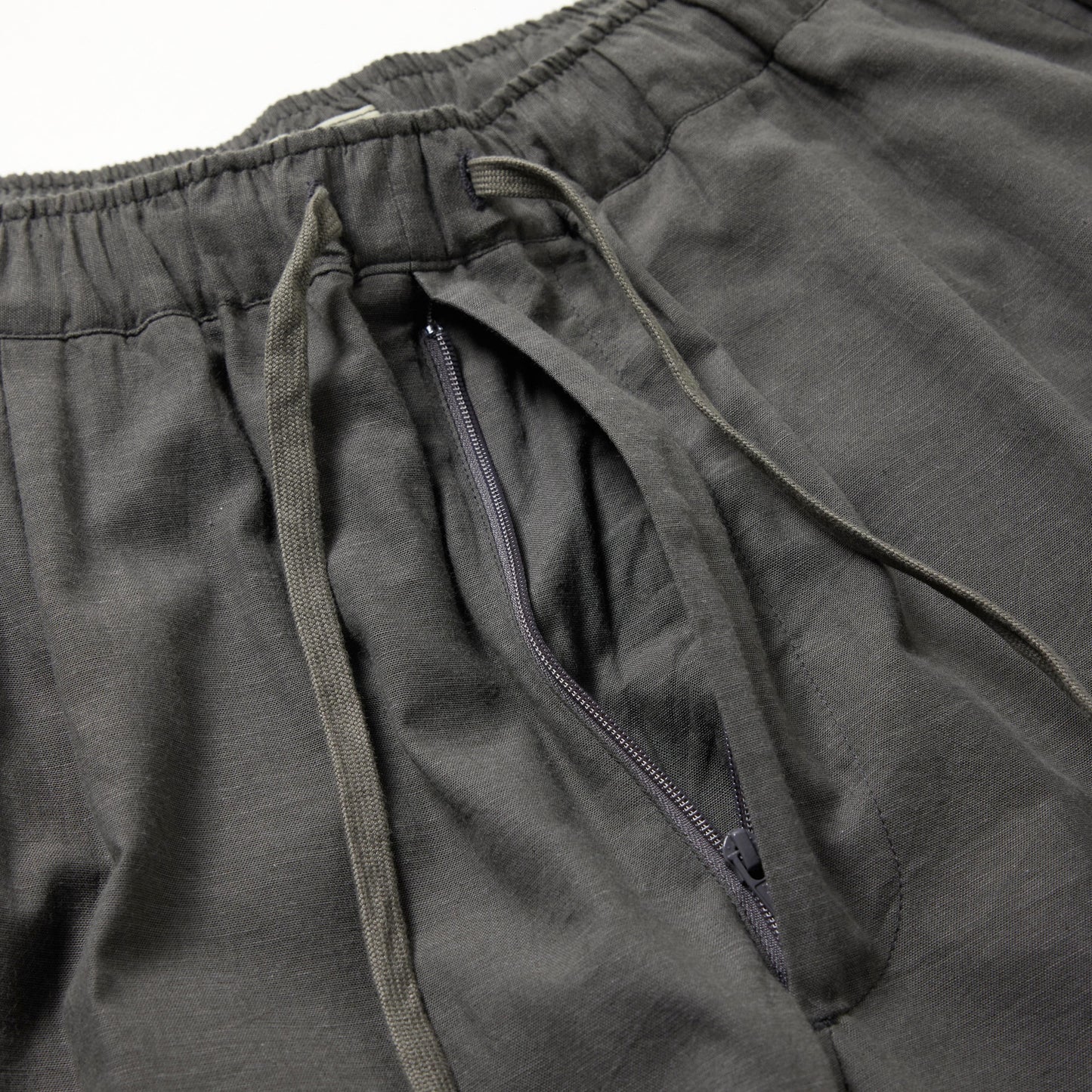 GL42614 / VAT DYE CHAMBRAY 1TUCK EASY PANTS