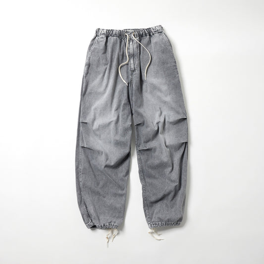 2026年6月13日入荷予定 / GL42623H / RECYCLED WASTE SUVIN COTTON YARN 10oz. JELT DENIM KNEE TUCK EASY PANTS BLEACH WASHED