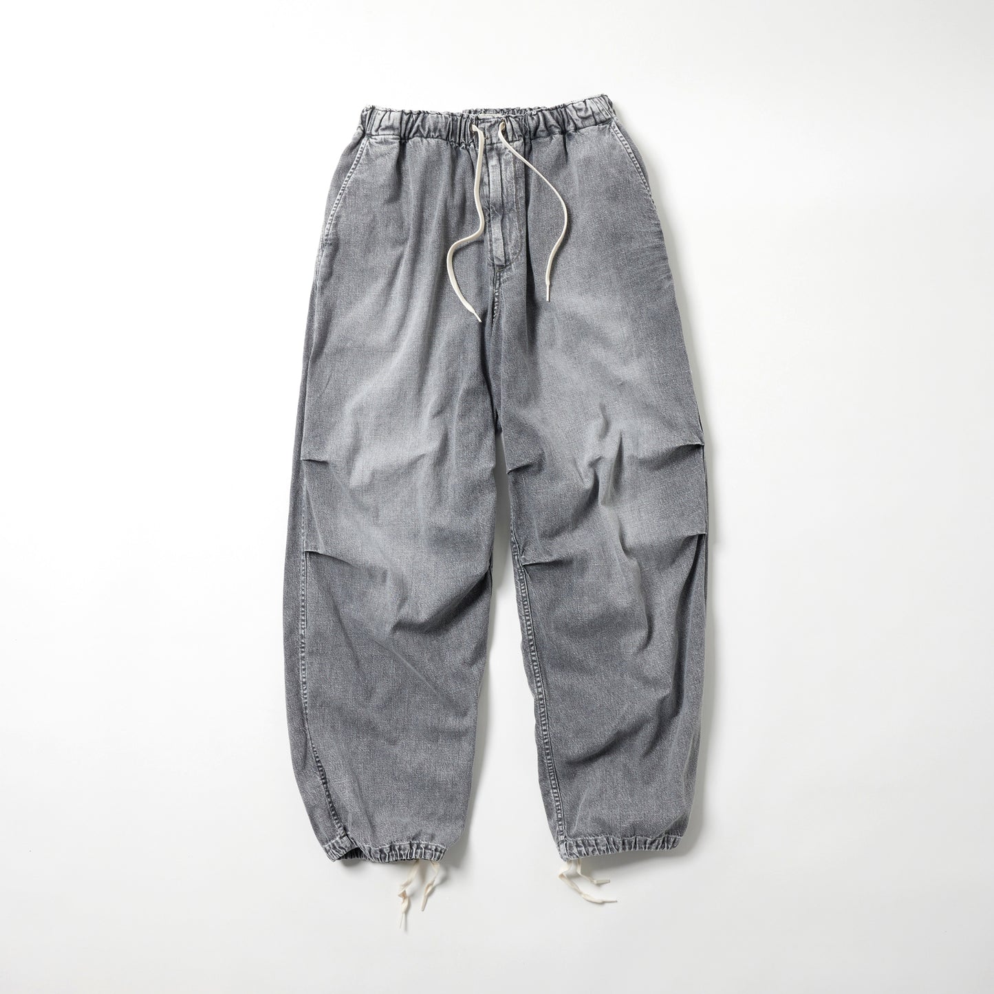 2026年6月13日入荷予定 / GL42623H / RECYCLED WASTE SUVIN COTTON YARN 10oz. JELT DENIM KNEE TUCK EASY PANTS BLEACH WASHED